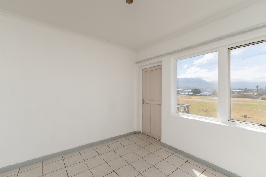 To Let 2 Bedroom Property for Rent in Strand Central Western Cape